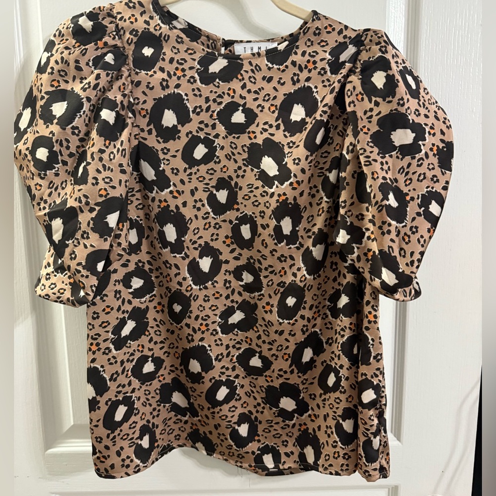 Leopard Print Puff Sleeve Top size medium